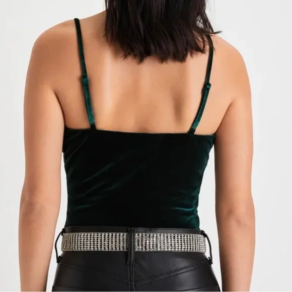 Lulus Undeniably Cute Emerald Green Velvet
Bow Bodysuit,Medium - Picture 4 of 9
